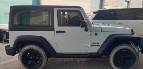 jeep Wrangler sport .6L V6 200km FOR SALE OR EXCHANGE NAVIGATION CAMARA DVD AED 55000