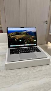 MacBook Air m2 8/256