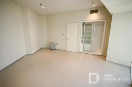 Chiller Free I Near Metro I Sea View