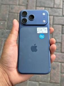 iPhone 17 pro max 256 Blue