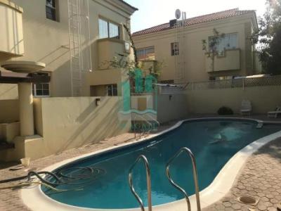 excellent 4 bedroom plus maid villa with private garden and shared pool and gym in Jumeirah 1