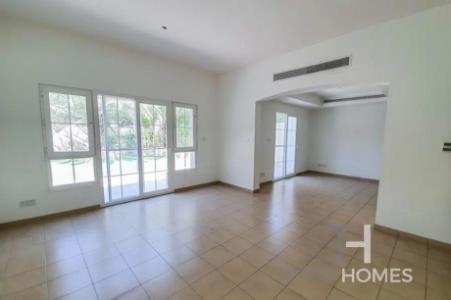 Vacant - Maids + Study - Pool & Park Close