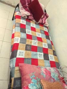 Bed Space For Pakistani/Indian in Muroor, Behind LULU, Indian School Sector-E38 (Free Parking) 800/m