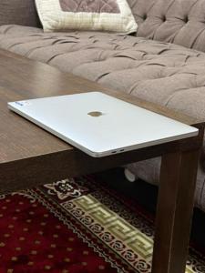 MacBook Pro (13-Inch, 2017) Touch Bar | Core i7 | 1 TB SSD