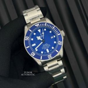 New MEN WATCH AED399