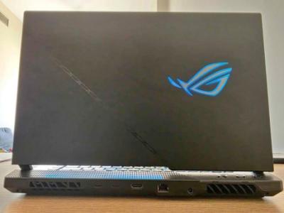 ASUS ROG Strix SCAR 15