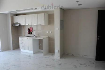 Multiple Cheques / Spacious and Bright