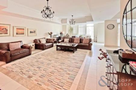 Exclusive Villa | EMAAR | Private Garden