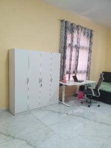 Executive Kerala Muslim bachelor in fully furnished room in Dubai, Nad Al Hamar