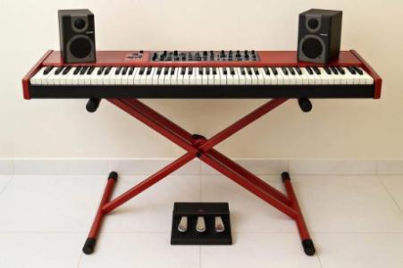 Nord Piano 3 Full Set: Piano + Pedal + Stand + Case + Speakers