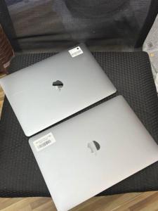 MacBook Pro M2 13”