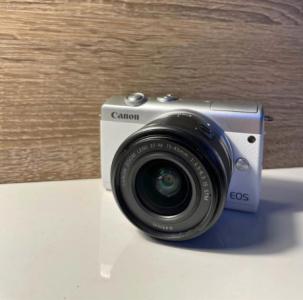 Canon EOS M200 flip screen camera