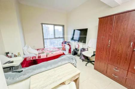 Chiller Free | Unfurnished | Studio