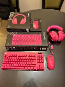 Logitech G PRO Magenta