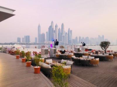 Beautiful Beach Club with Private Beach and Shisha for Sale in Pal Jumeirah