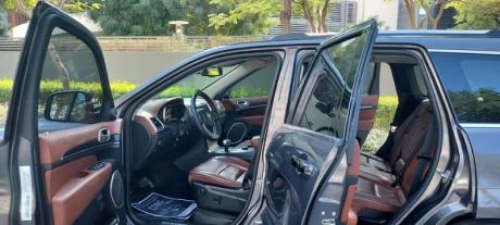 Jeep Grand Cherokee summit/mopar service contract till 150,000 k.m/ no accid Phone number