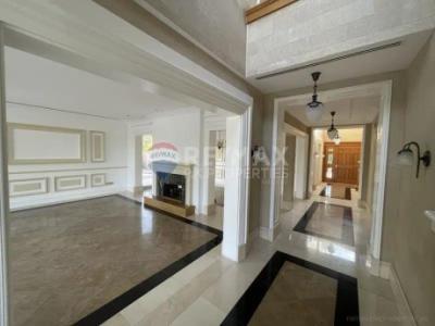 Golf Course View | Upgraded | Near Jess School