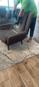 Sofa shampooing services in Dubai