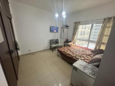 Near Mall of the Emirates family Master room available