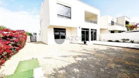 Vacant l Single Row l Corner Property