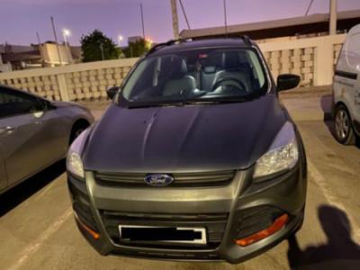 Clean Ford Escape 2014 with service contract till 2023