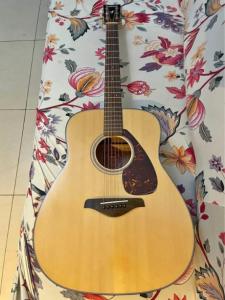 Yamaha Fg700s Acoustic Guitar
