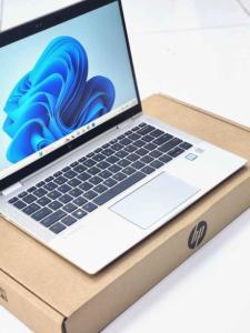 . **Processor**: Intel Core i7 (8th Gen) for powerful performance