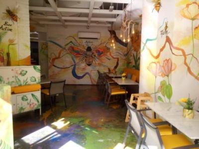 Beautifully Designed and Bee Themed International Cuisine Restaurant for Sale in Dubai Marina Walk