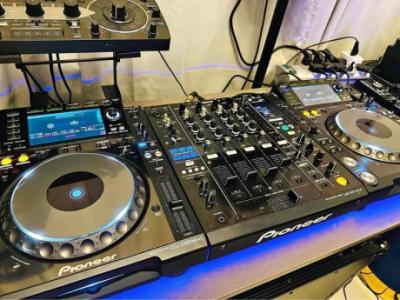 Pioneer CDJ2000nexus PAIR with DJM900 nexus DJ Mixer