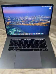 MacBook Pro 2019 i9 15inches