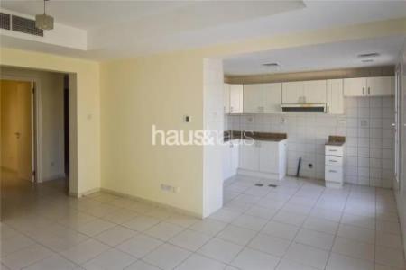 Well maintained 4M | Close to Souk | Vacant Now
