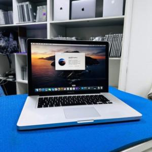 Macbook pro 15 inch core i7