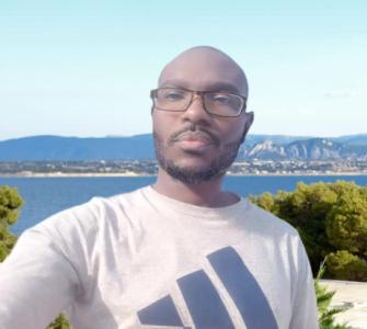 Am looking for a driving job UAE