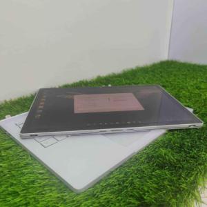 Surface book 2,Core i7 8th