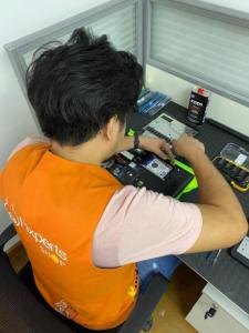 Laptop Screen replacement door service Dubai