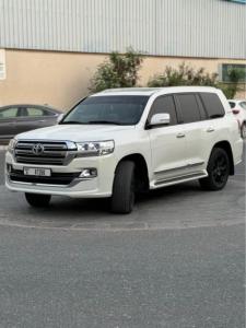 Toyota Land Cruiser GXR V8 4.6- low mileage
