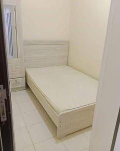 Couple big close partition