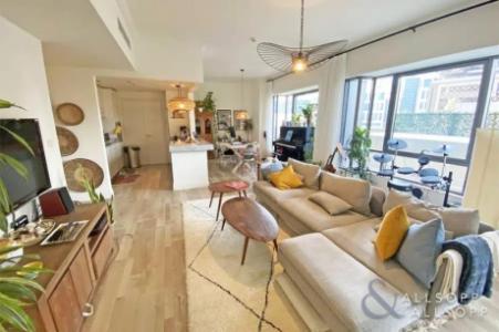Furnished │ Upgraded │Terrace