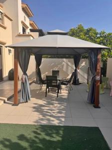 Almost new Gazebo