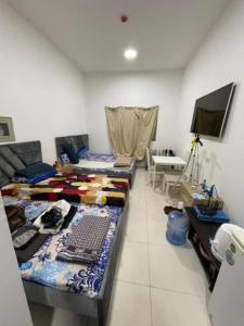 Studio flat available