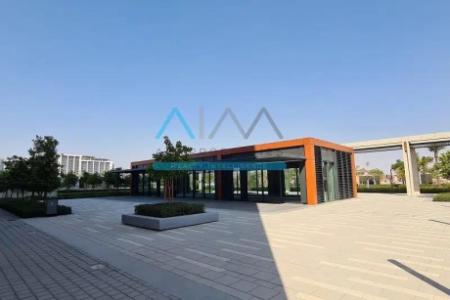 Premium Location, Full Commercial building for Lease