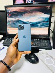 iPhone 12Pro max 256 gb storage