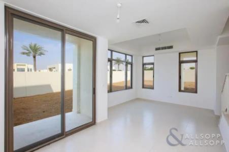 Large Plot | 3 Beds + Study | Single Row