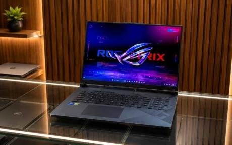 Asus ROG Strix Scar 18 Gaming Laptop AED7,999