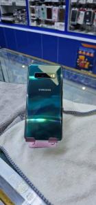 SAMSUNG GALAXY S10 PLUS.