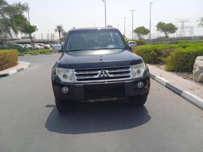 Mitsubishi Pajero 2010, GCC space, full opsition with sunroof leather seats
