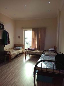 Looking for a roommate at Financial Centre