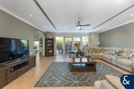 Exclusive | Corner Unit | Three Bedrooms