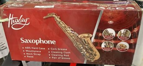 HUXLEY SAXOPHONE MUSICAL INSTRUMENT.