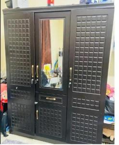 WARD ROBE AND CABINET